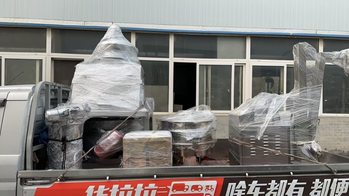 真空上料機、無塵投料站、旋振篩發(fā)貨