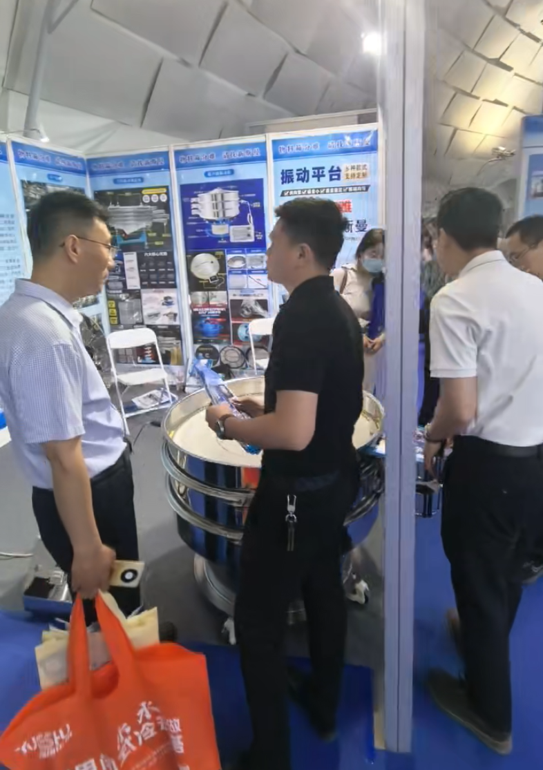 淄博化工裝備展16-18號  C館-C68號新斯曼機(jī)械展位歡迎您的光臨！